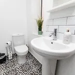 Spacious 2br Duplex - 2baths - 1min Walk To Arena & Nightlife * Leeds (West Yorkshire)