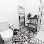 Lejlighed Spacious 2br Duplex - 2baths - 1min Walk To Arena & Nightlife *
