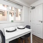 Lejlighed Spacious 2br Duplex - 2baths - 1min Walk To Arena & Nightlife