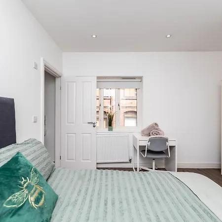 Spacious 2br Duplex - 2baths - 1min Walk To Arena & Nightlife Apartamento *