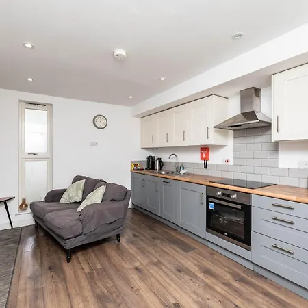 Spacious 2br Duplex - 2baths - 1min Walk To Arena & Nightlife Leeds (West Yorkshire)