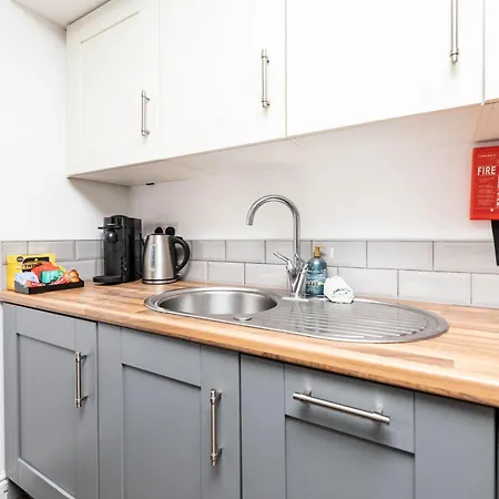 Spacious 2br Duplex - 2baths - 1min Walk To Arena & Nightlife *