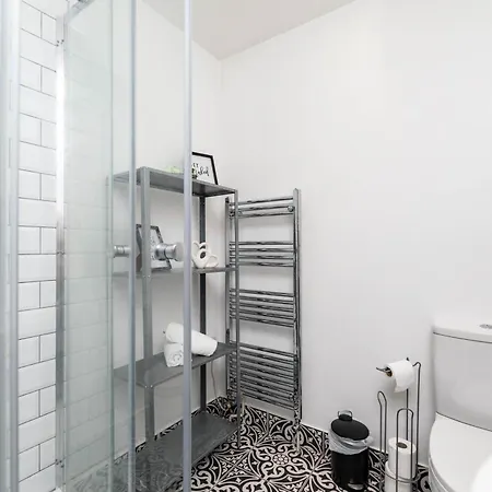 Spacious 2br Duplex - 2baths - 1min Walk To Arena & Nightlife Apartamento *