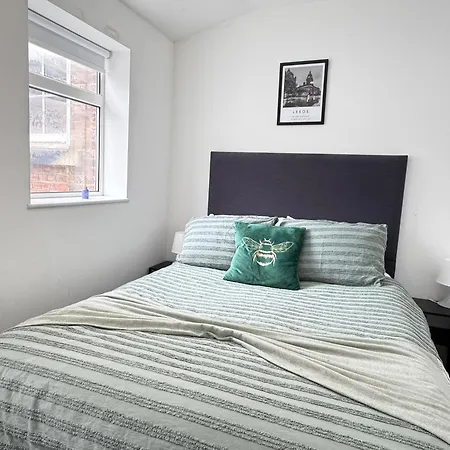 Spacious 2br Duplex - 2baths - 1min Walk To Arena & Nightlife Apartamento